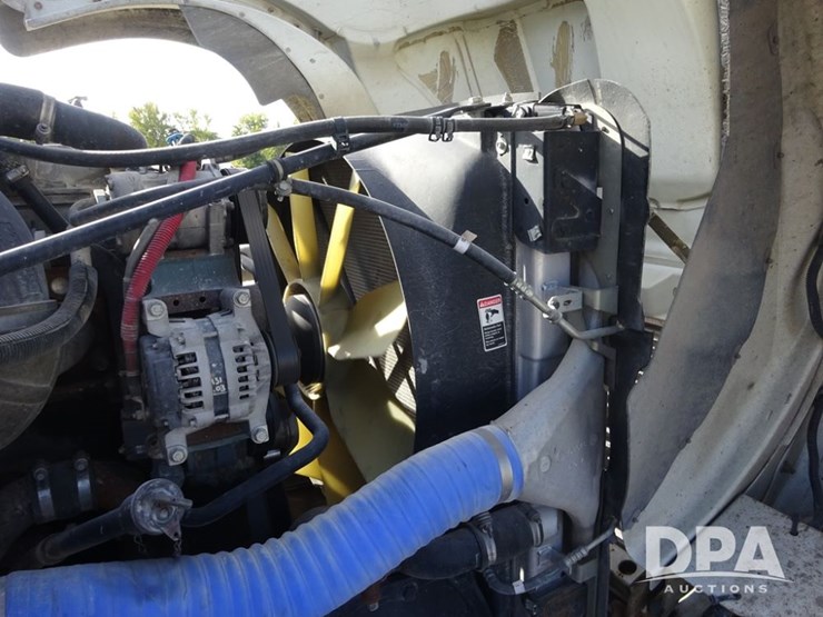 2018-freightliner-coronado-day-cab-glider-truck-(pz13985,-unit-775)-image-82