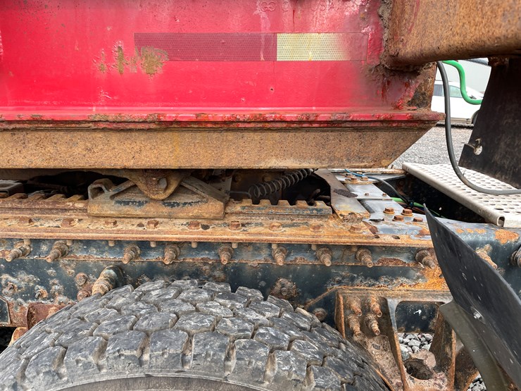 #1002-•-2021-international-semi-tractor-(has-mi-title)-image-21