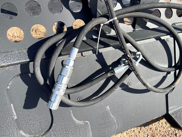 #4078-•-72"-4-in-1-bucket-attachment-image-8