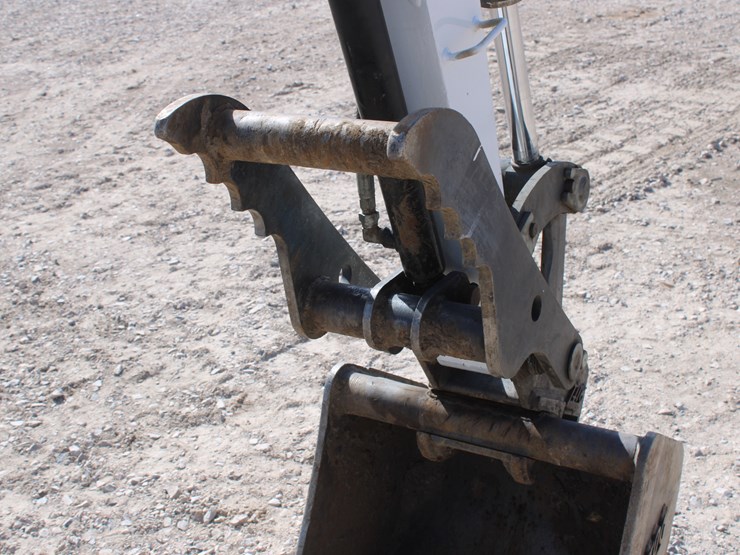 2016-bobcat-e32i-image-14