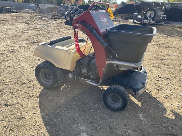 #3842-•-2016-toro-spreader-sprayer-image-5