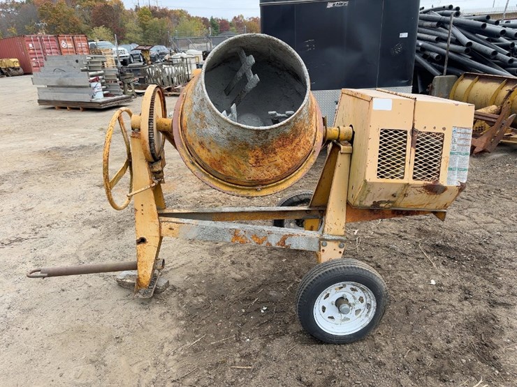 stone-650m-tow-behind-concrete-mixer-image-2