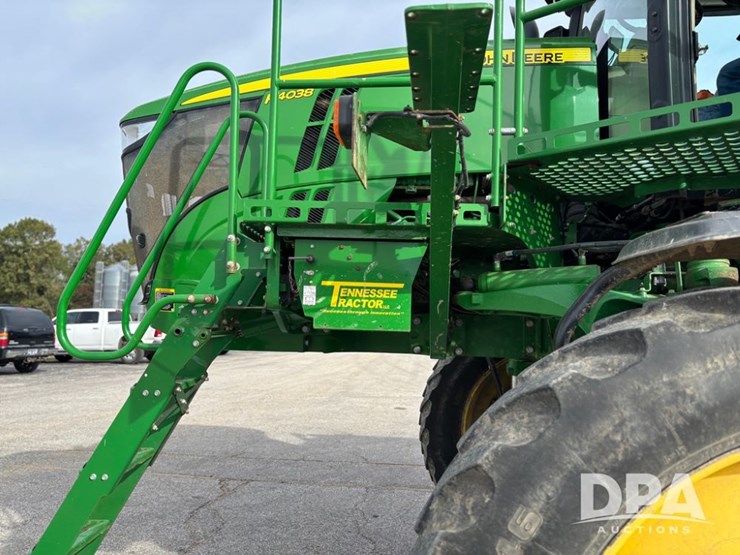 2019-john-deere-r4038-image-15