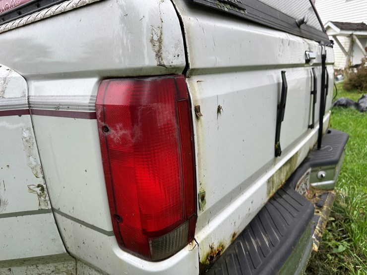 1995-ford-f350-xlt-image-28