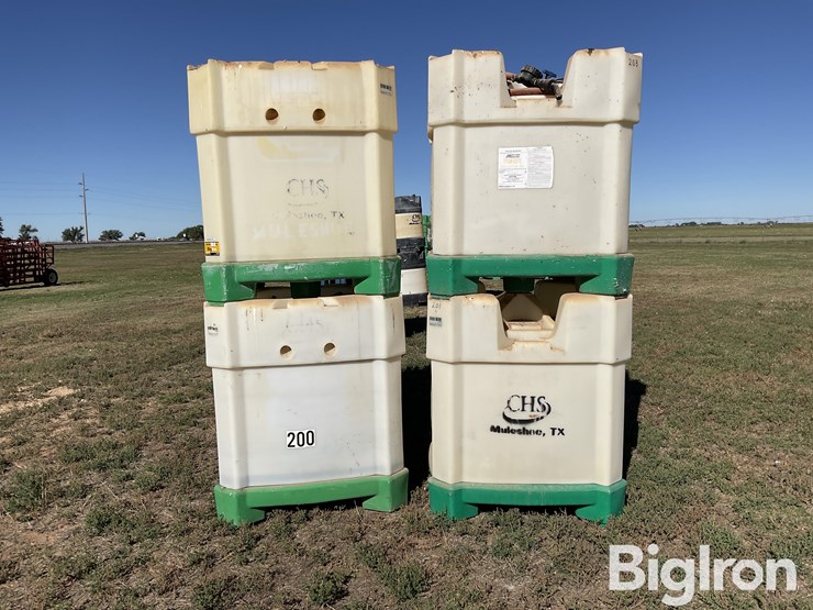 monsanto-250-gallon-liquid-fertilizer-poly-shuttles-image-8