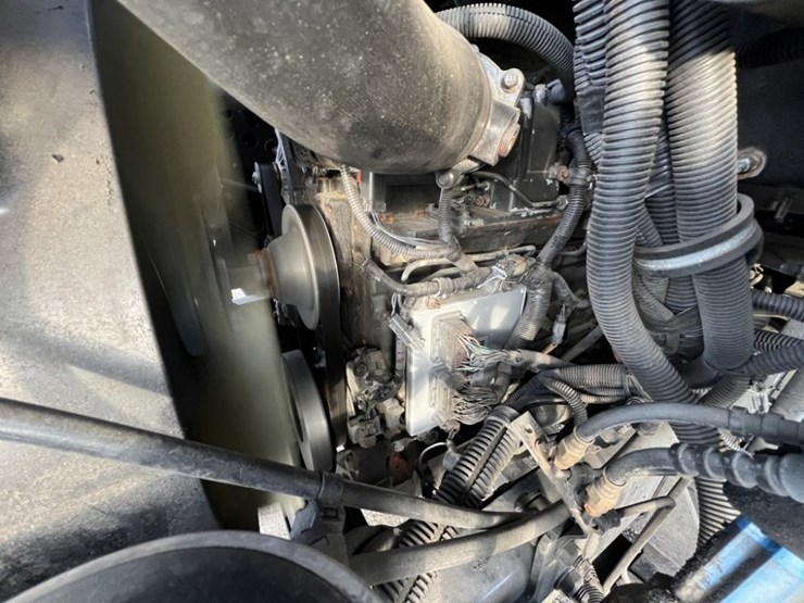 2006-freightliner-mt45-image-9