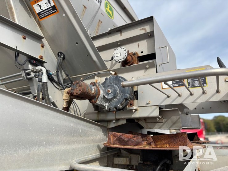 2019-john-deere-r4038-image-64