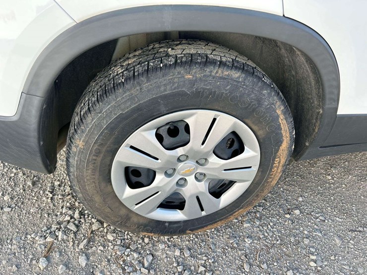 2017-chevrolet-trax-ls-suv-image-23