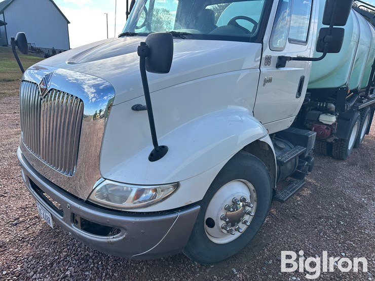 2005-international-8600-image-12