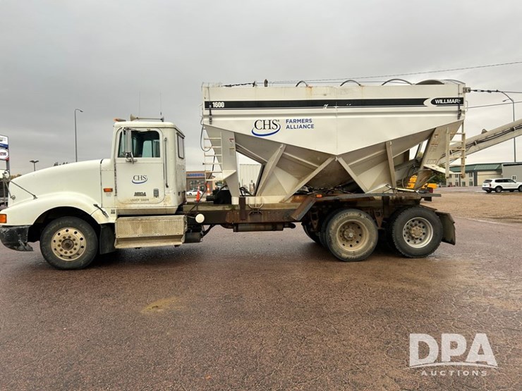 1992-international-9400-image-3