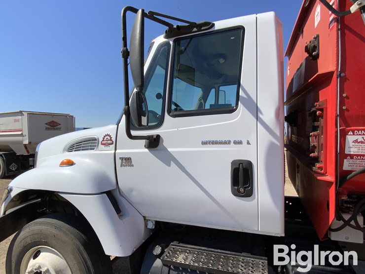 2005-international-7300-image-9