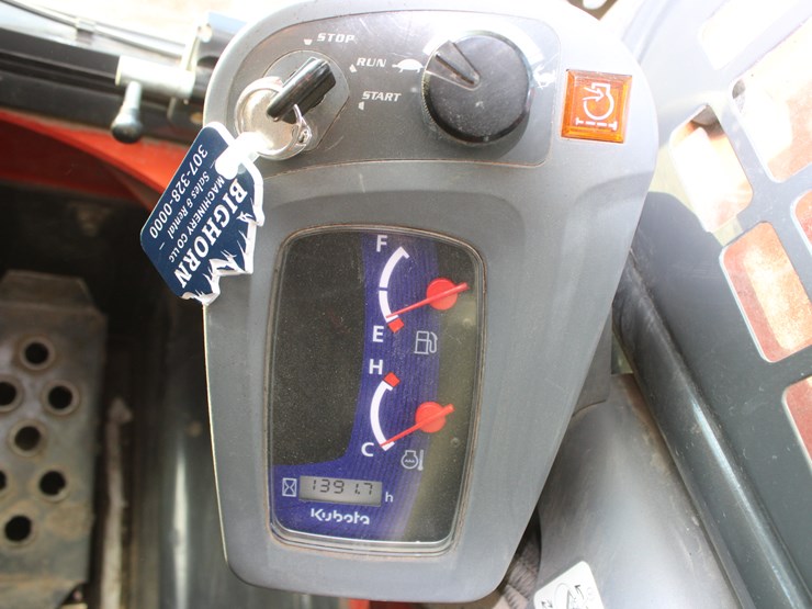 2023-kubota-ssv75-image-64