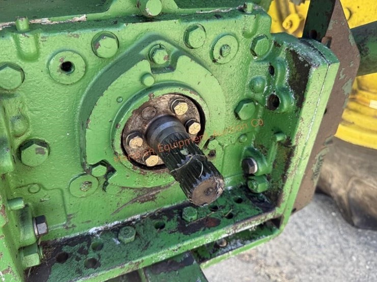 john-deere-4010-image-23