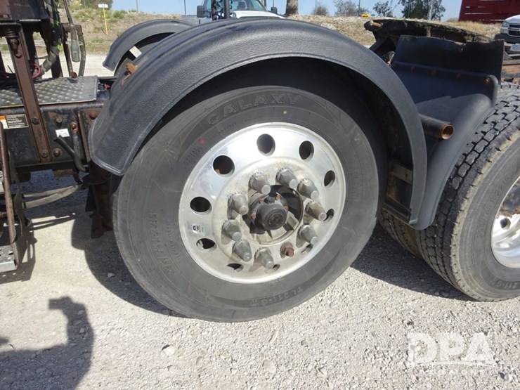 2017-freightliner-coronado-day-cab-glider-truck-(pz13993,-unit-725)-image-51