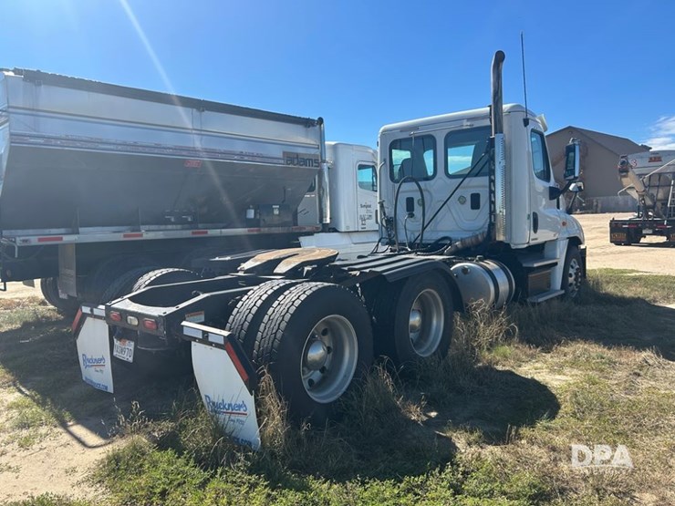 2012-freightliner-cascadia-truck-(cp1182-unit-517)-image-7