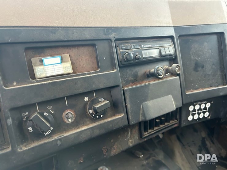 1993-international-4700-image-39