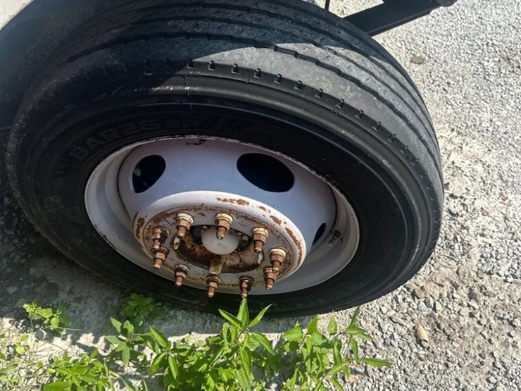 2012-ford-f59-image-14