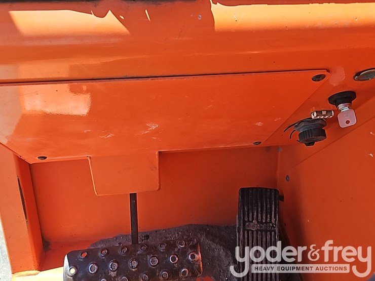 2018-sky-trak-6042-image-24