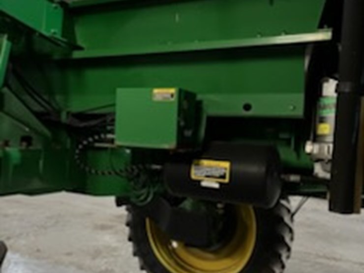 2010-john-deere-4730-image-23