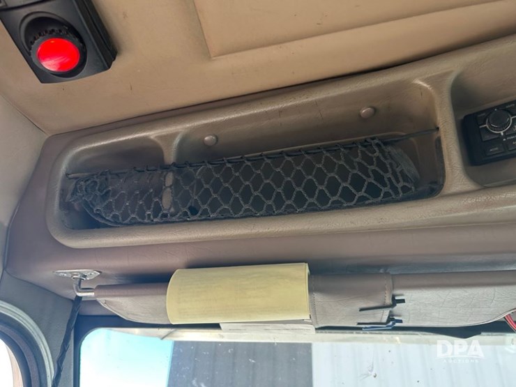 2004-peterbilt-379-image-50