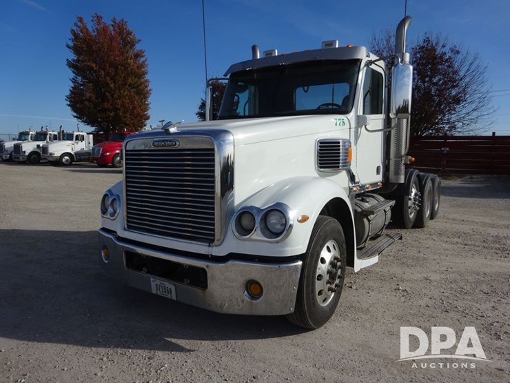 2018-freightliner-coronado-day-cab-glider-truck-(pz13985,-unit-775)-image-3