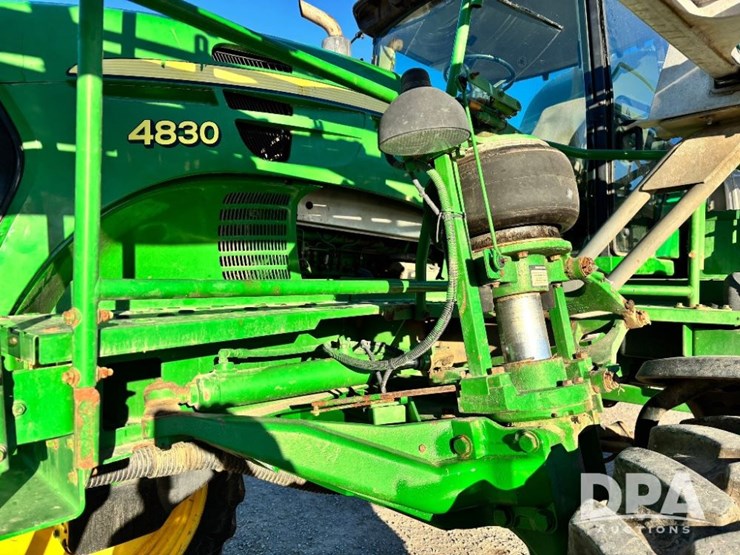 2013-john-deere-4830-image-43
