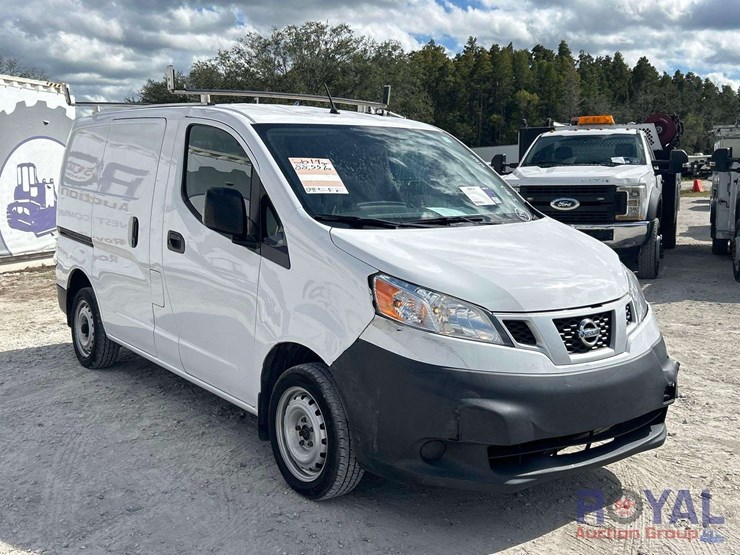 2019-nissan-nv200-image-2