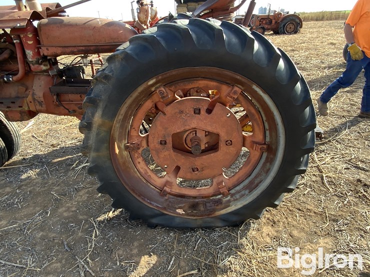 farmal-h-2wd-tractor-image-17