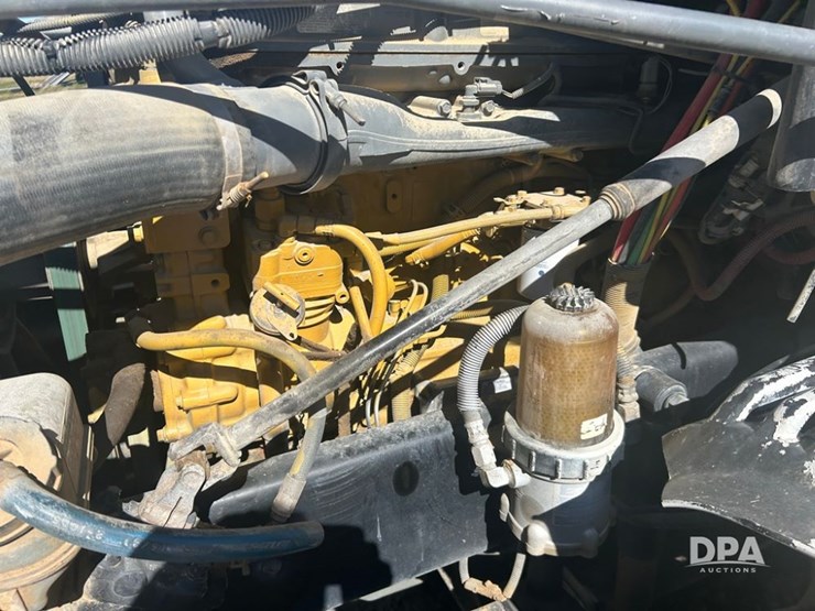 2006-freightliner-century-dry-truck-(cp1180-unit-16052)-image-25