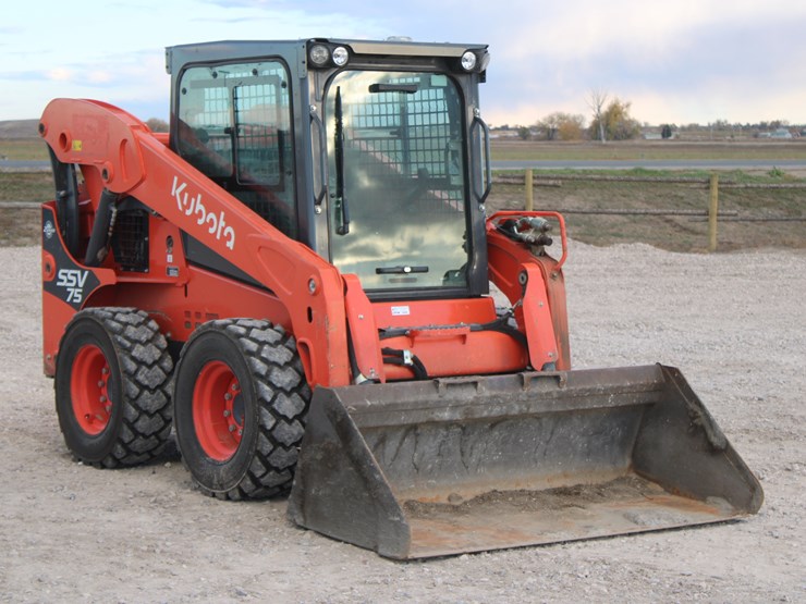 2023-kubota-ssv75-image-13
