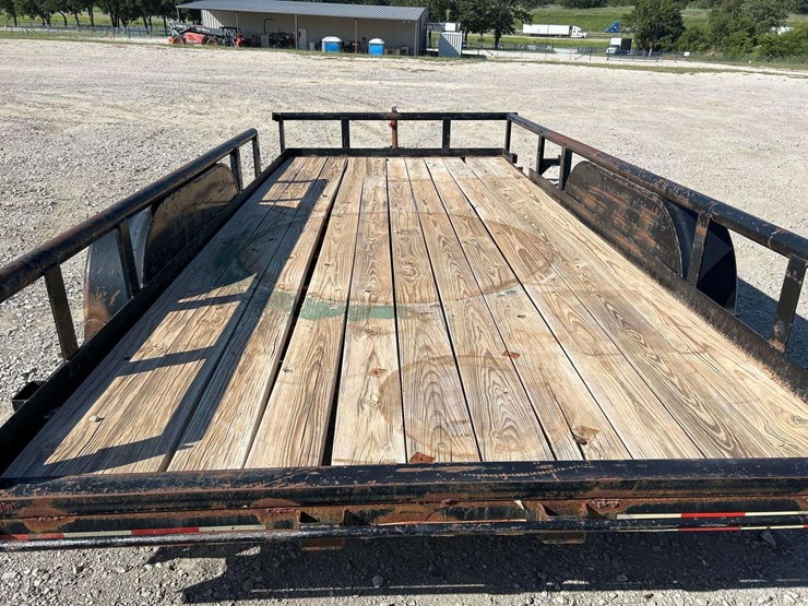 2003-big-tex-10pi-16ft.-t/a-pipe-top-utility-trailer-image-9