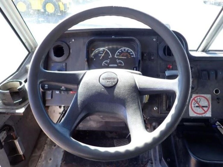 2012-freightliner-mt55-image-16