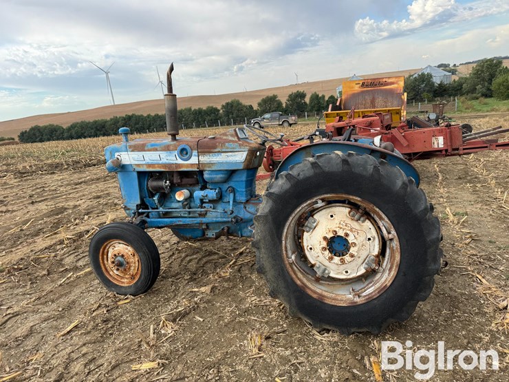 1966-ford-3000-image-8