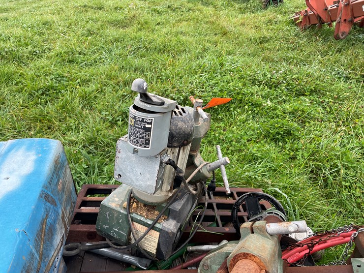 #8125-•-pallet-of-misc-image-22