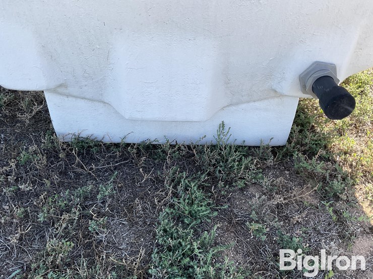 1600-gallon-liquid-fertilizer-poly-tank-image-18