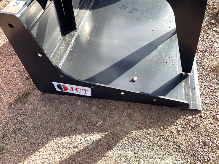 #4079-•-84"-smooth-faced-grapple-bucket-attachment-image-2