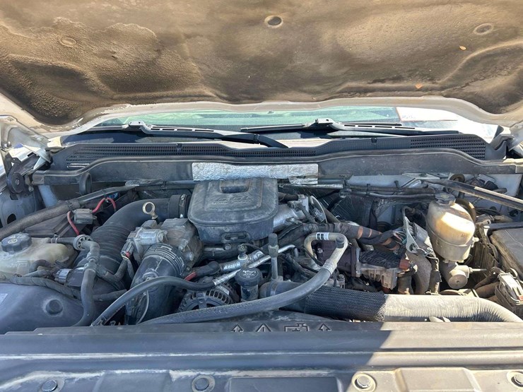 2016-chevrolet-silverado-2500-image-10