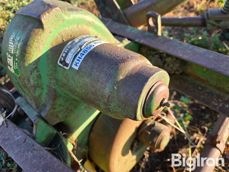 john-deere-7-image-15