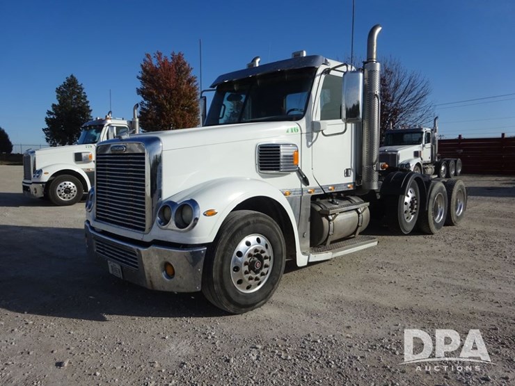 2016-freightliner-coronado-day-cab-glider-truck-(pz13983,-unit-716)-image-1