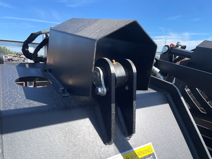 #4112-•-72"-rock-grapple-bucket-attachment-image-4