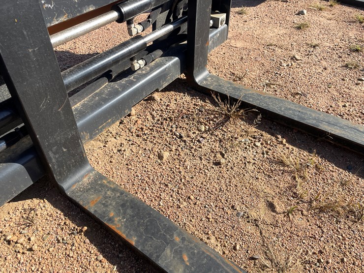 #4091-•-wolverine-pallet-fork-hydraulic-adjustable-attachment-image-13