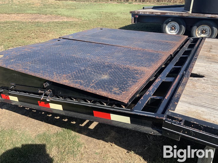 2013-titan-trailer-image-18