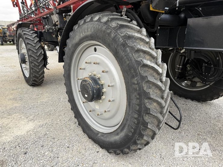 2020-case-ih-trident-5550-image-11