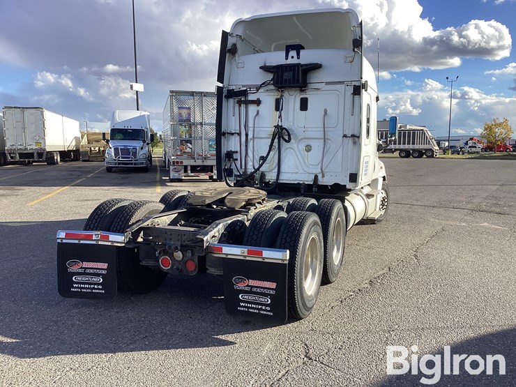 2013-freightliner-cascadia-125-image-5