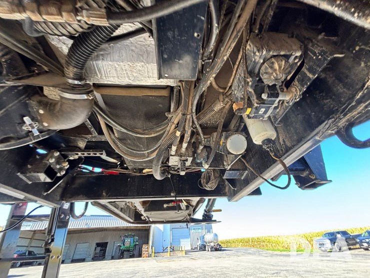 2020-case-ih-patriot-4440-image-48