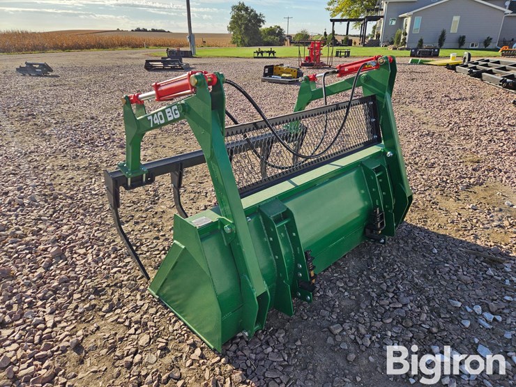 2025-john-deere-740-image-5