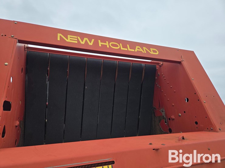 new-holland-660-image-15