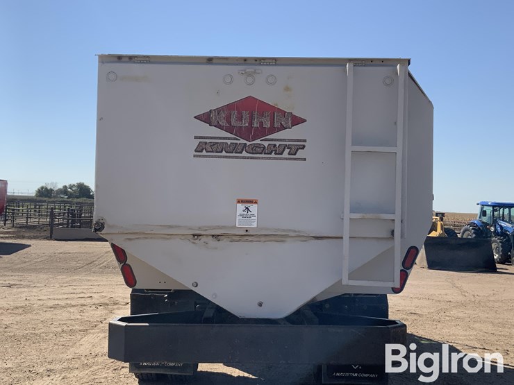 2001-international-4700-image-6