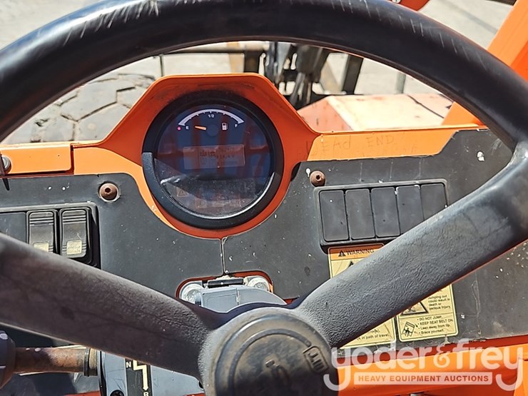 2018-sky-trak-6042-image-26