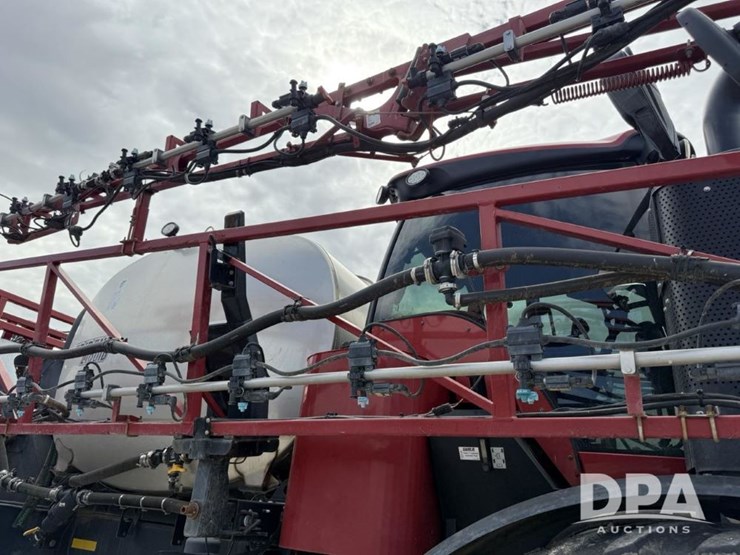 2020-case-ih-trident-5550-image-37
